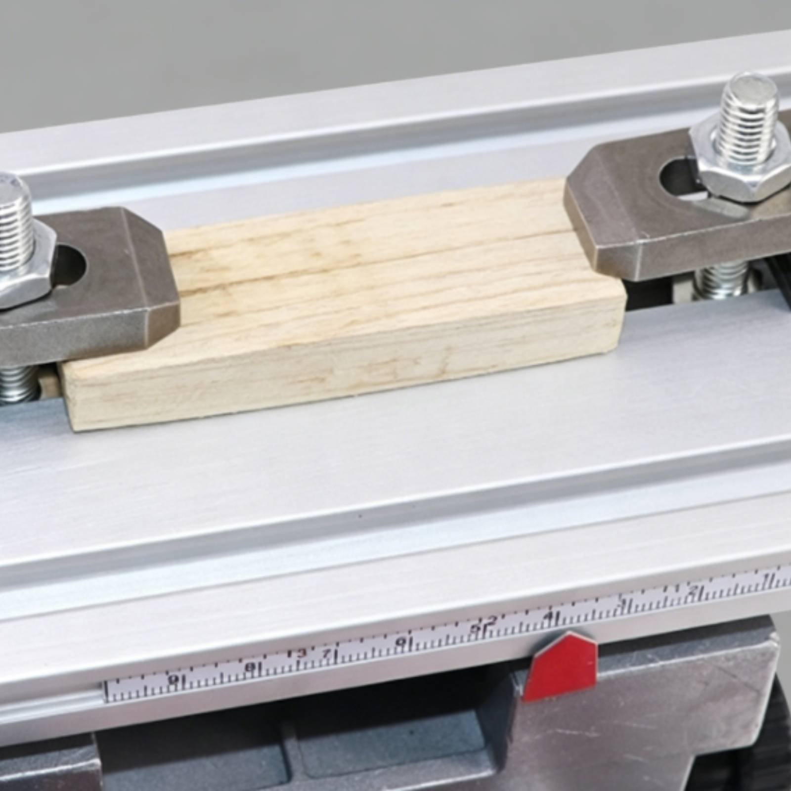 طاولة عمل متقاطعة ثابتة للمثقا - مراجعة Drill Press Bench وسعره